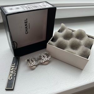 Chanel crystal clip on vintage earrings